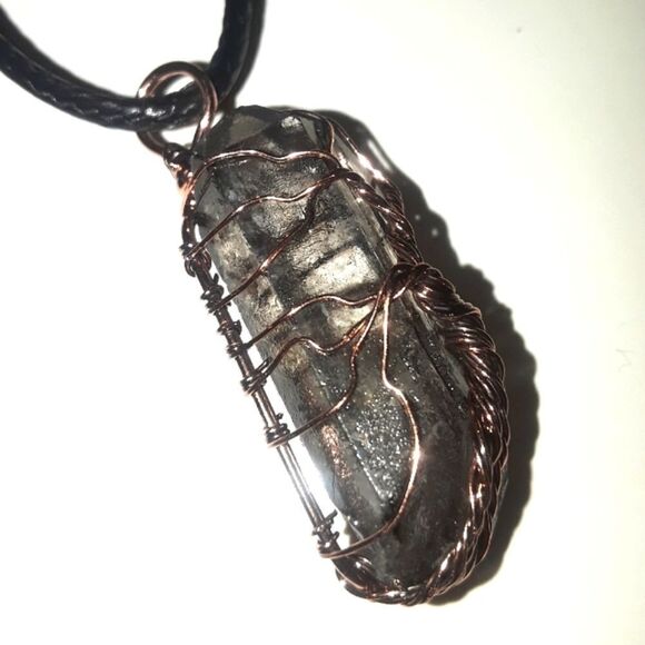Hand crafted unisex Smokey Quartz pendant necklace - Picture 2 of 9